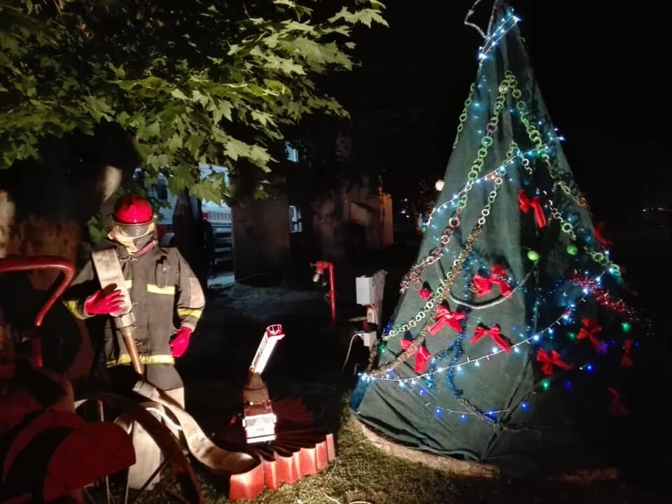 Los Bomberos cierran el año con Papá Noel y RCP